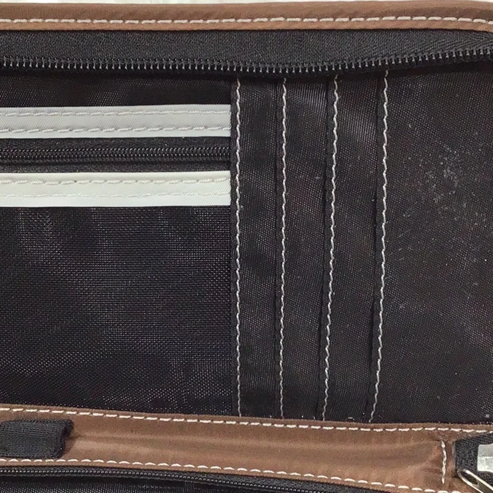 Lug Quilted Brown Tango travel passport wallet wristlet NWT